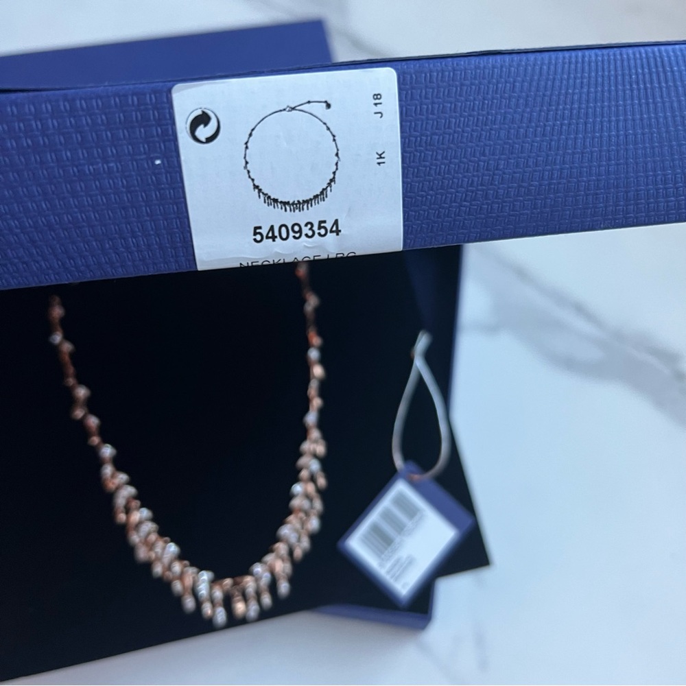 Beautiful Swarovski Rose Gold Necklace - Picture 6 of 6